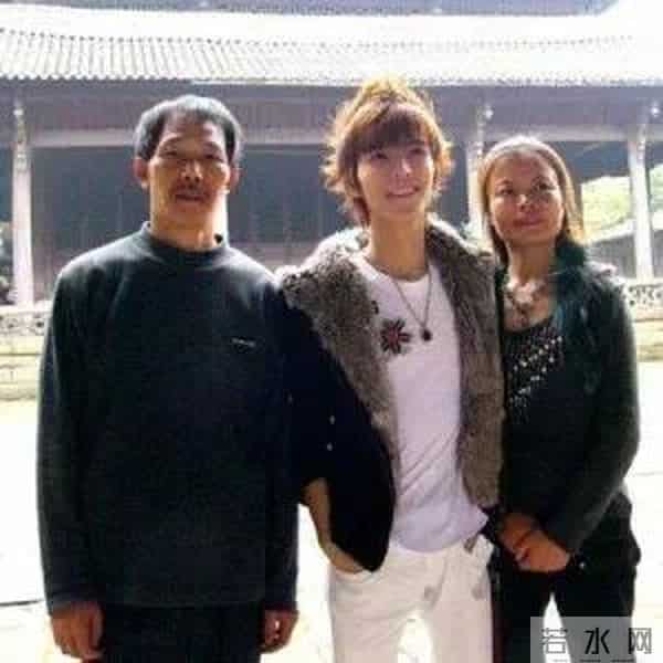 郭敬明是不是喜欢男的