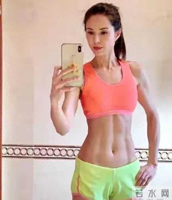 李若彤腹肌