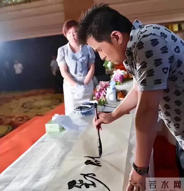 毕福剑是朱军害的