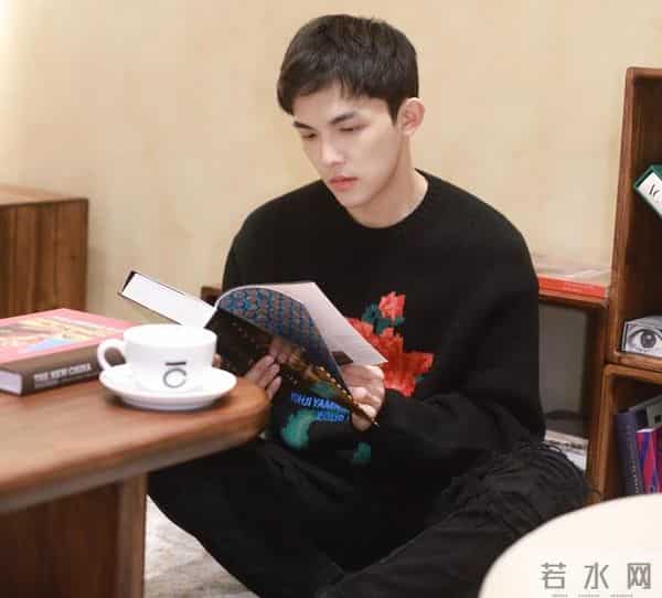 李柄熹个人资料