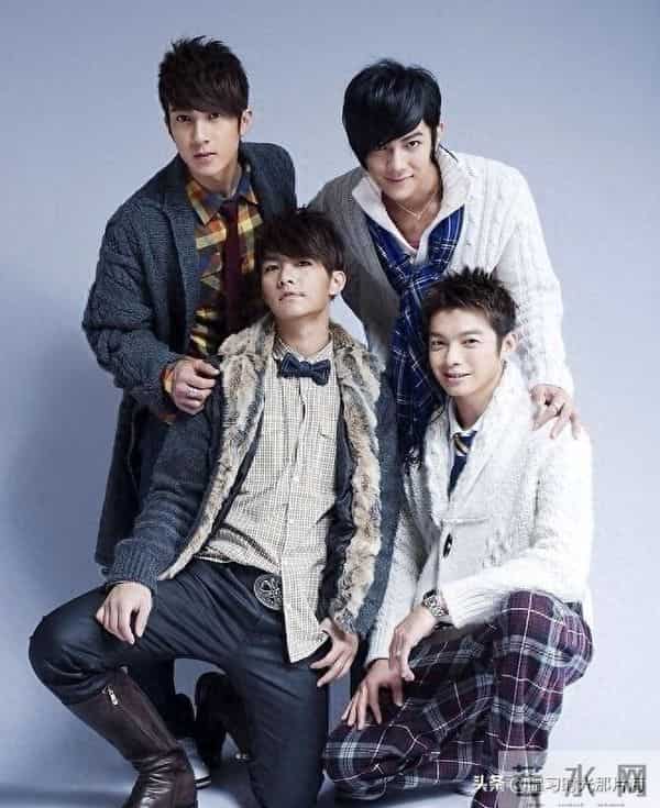 炎亚纶喜欢夏天