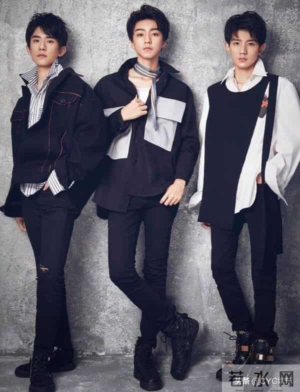 王源连拿四个奖