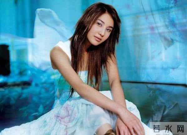 郑希怡裤子门事件