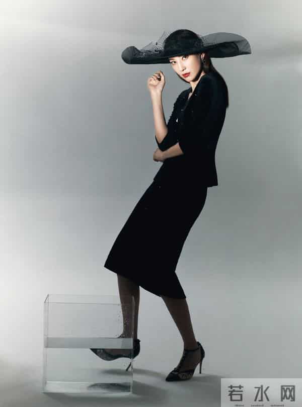 郑希怡掉抹胸图片