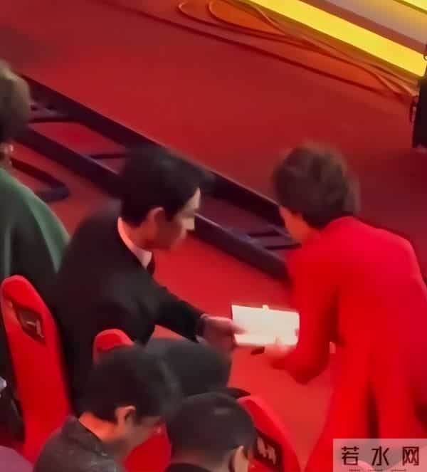 朱一龙和朱时茂的关系