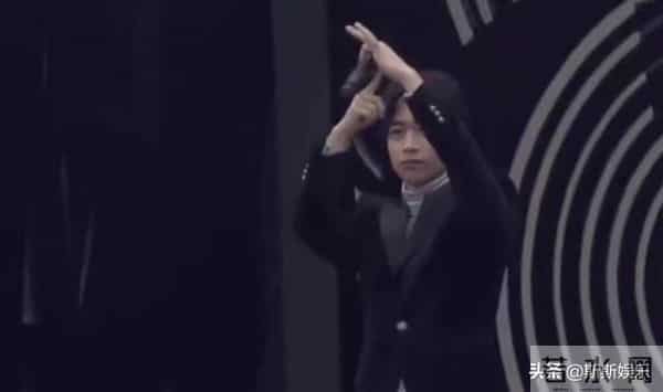 魏晨回应专业歌手不假唱