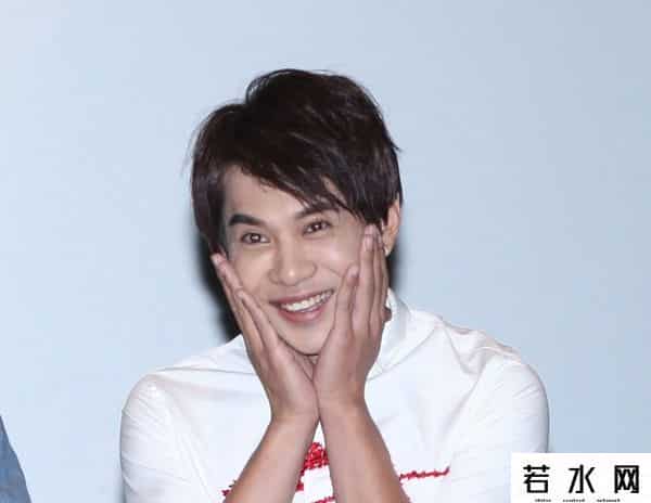 王青 冯建宇,《一路向南》将映 冯建宇将与王青庆祝出道1周年