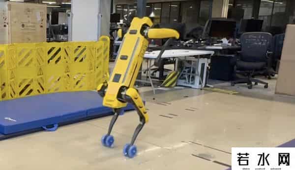 波士顿动力,波士顿动力Spot四足机器人学会连续后空翻
