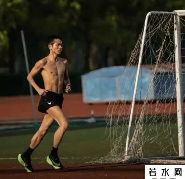 韩寒撤诉,20年前，挂科7门被退学、脚踢文坛的韩寒如今怎样了？