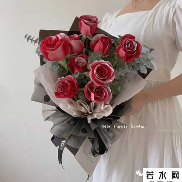 色520,节日特辑vol.4 - 红玫落雪，月色与雪色之间，你是第三种绝色