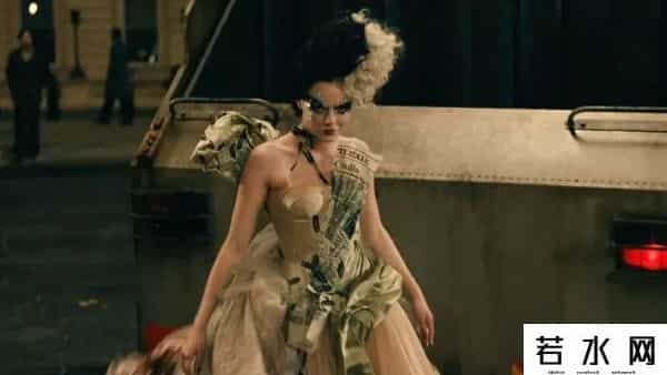 影视捆绑,捆绑《穿普拉达的女王》，这部时尚电影配吗？