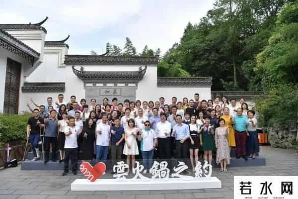 马云火锅直播,马云今晚和6000多人一起吃火锅!还献歌一首!哪些人去了?现场照来了