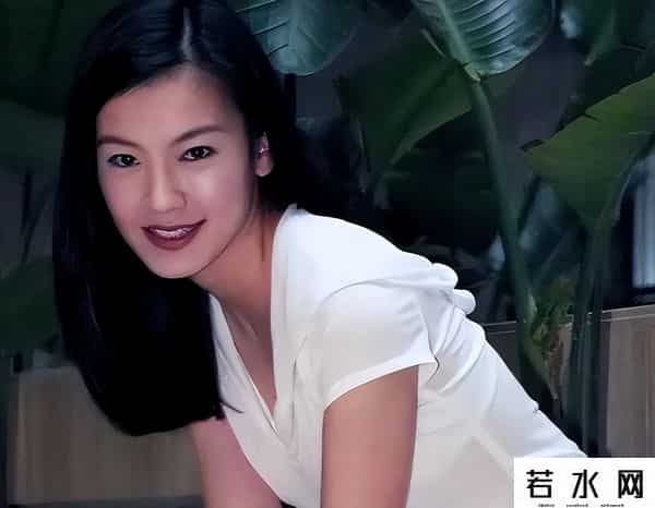 张家振,她是娱乐圈“最渣”的女演员,无缝衔接17个男人,48岁仍身材火辣