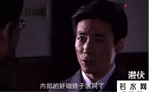 深海同志,干得漂亮!这次,苹果日报”立功”了!这一车黑衣人港警收下了