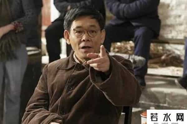 小峰峰图片,玩金条长大，住360平四合院，儿子年收数十亿，为何74岁还在拼？