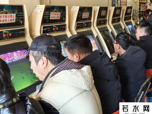 沈阳娱乐场所,沈阳最后的街机游戏厅,挤满了找童年的中年人