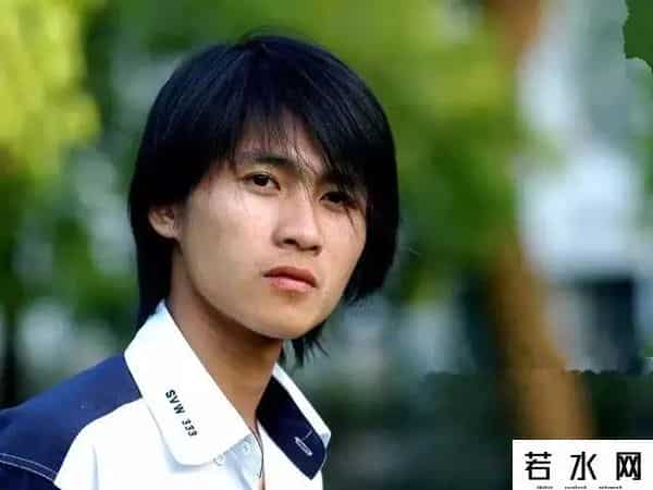 韩寒撤诉,20年前，挂科7门被退学、脚踢文坛的韩寒如今怎样了？