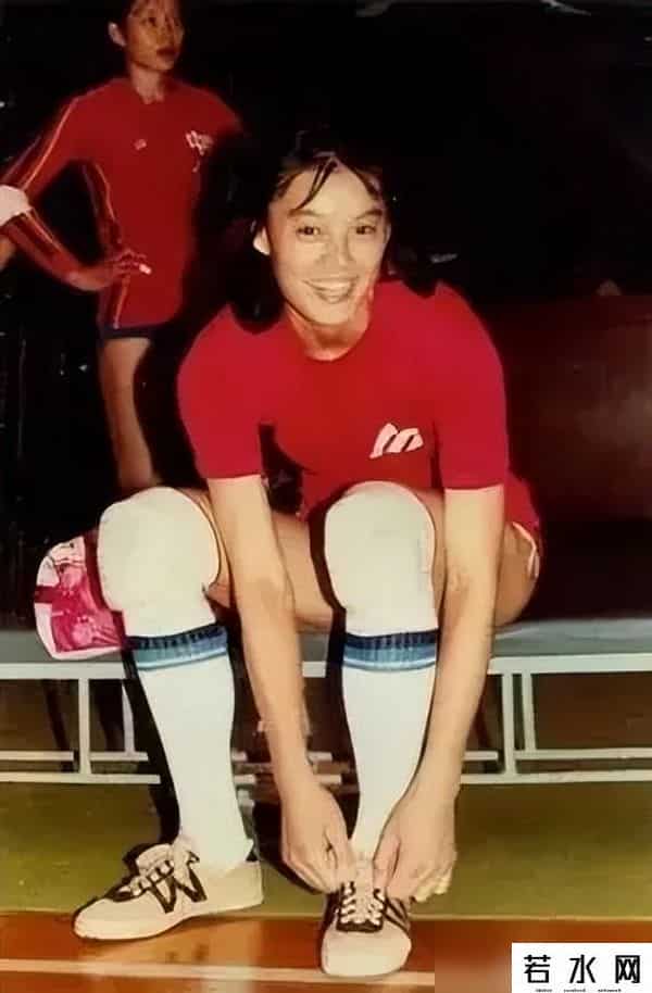 德尔惠娱乐,曾被吹上天,如今却跌落神坛的4个国产运动鞋,看谁还在乱跟风?