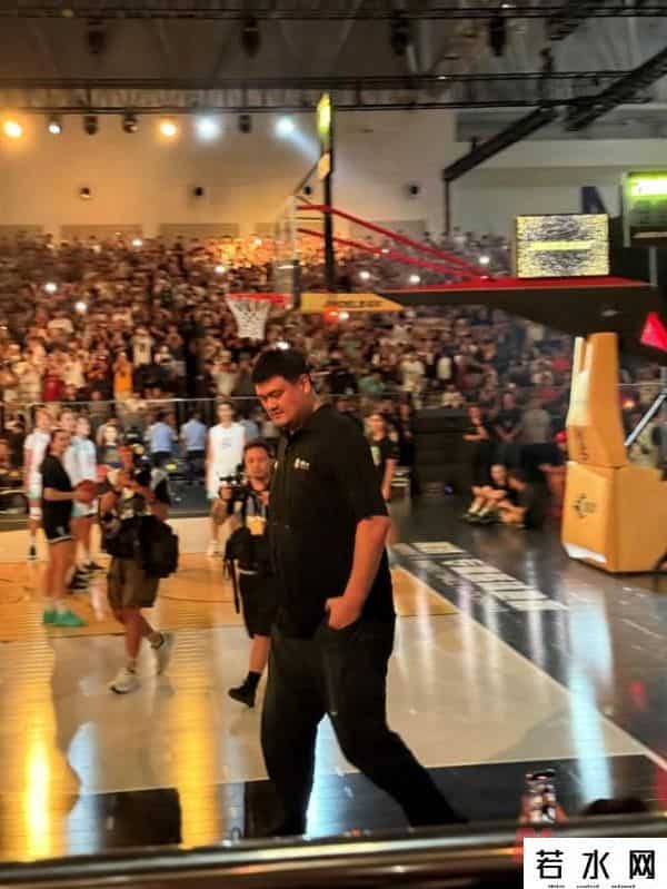 nba营销,8位NBA球星来华,想见库里先花1299元买产品 安德玛、阿迪借“充值式见面”对抗安踏、李宁