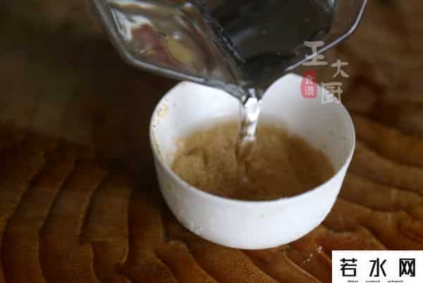 糯米王,香酥金黄的脆皮炸糕，外皮酥脆里面软糯香甜，配方和比例都在这里