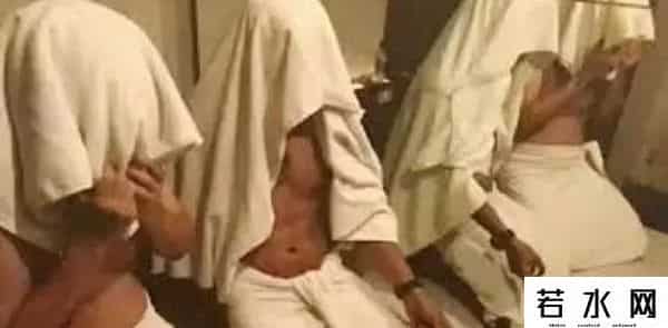 泰国男色,泰国按摩店从事同性性交易男子被逮捕,其中几人裸露上身等待接客