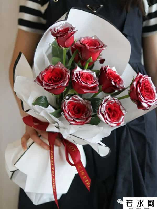 色520,节日特辑vol.4 - 红玫落雪，月色与雪色之间，你是第三种绝色