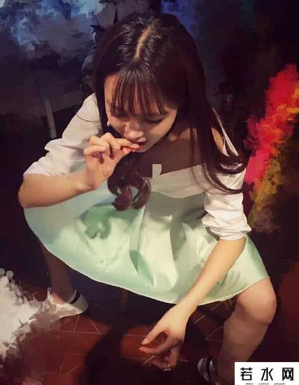 呼啦最强音,沈梦辰叉开腿豪迈吃龙虾 八一八湖南台女主播们的现状杨乐乐休工李湘名利双收