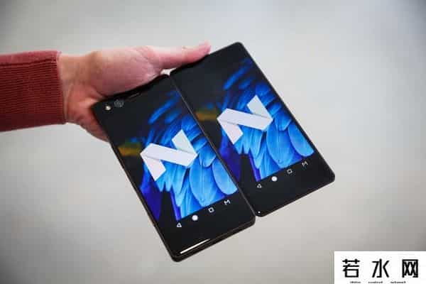 axon m,不喜欢全面屏?折叠双屏中兴Axon M上手