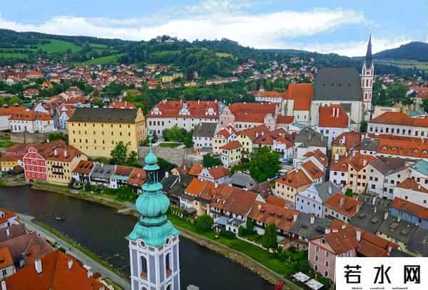 操比电影,每10万人中,就有7人拍过成人电影,捷克色情业究竟有多疯狂?