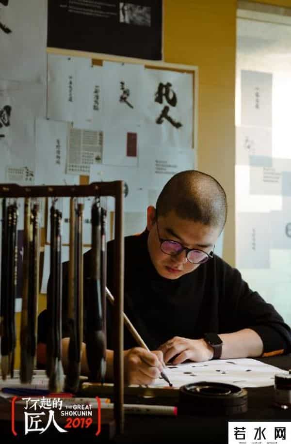 尚巍去世,90后字体设计师尚巍因车祸去世,曾为《哪吒》《我不是药神》设计片头字体