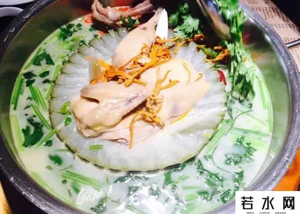 沈一点,在香港夜夜排队,在北京王思聪再三光顾,这家火锅店有点意思