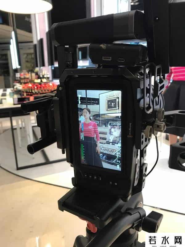 视频导购,商场导购首先得是“融媒体”达人 银泰试水“带货”短视频