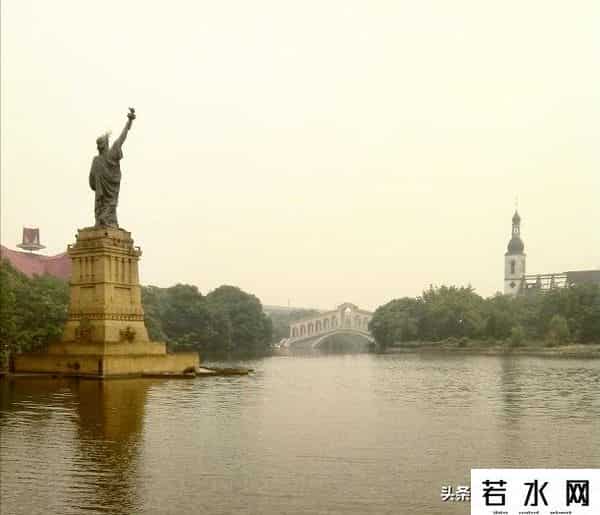 山寨乐园,成都最早的“山寨”景区——世界乐园,为什么已是断壁残垣?