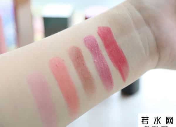 雅蔻官网,「踏雪」口红试色篇:唇唇欲动,绽放唇美年华