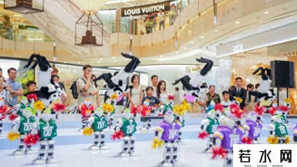 机器人大擂台,数百机器人空降商场，拳击擂台+足球赛开启人机互动超燃体验