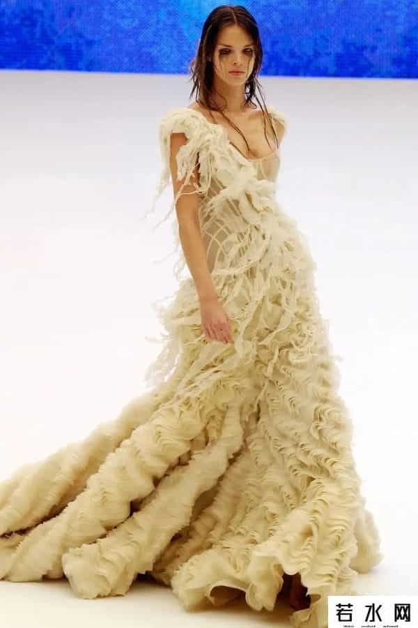 影视捆绑,捆绑《穿普拉达的女王》，这部时尚电影配吗？