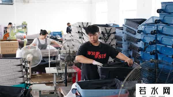 白沟,行进中国｜从扁担挑货到海外爆款：一个白沟商人的三次“破圈”