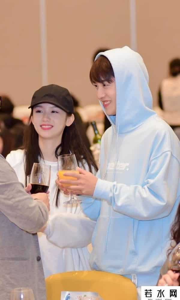 浪浪钉,“浪浪钉”成背景板了?周也马闻远CP感爆棚!这眼神真不是在谈吗