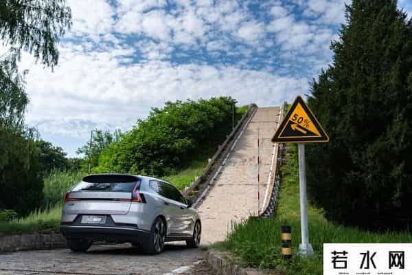 最科技,新XC70受热捧,沃尔沃“黑科技”引领期待