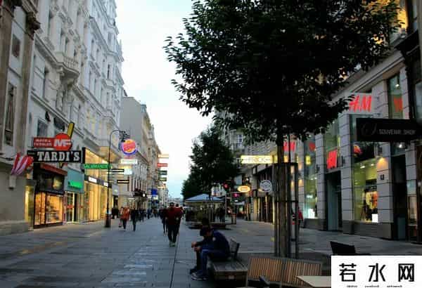 香奈儿专卖店,全球十大知名购物街,每一条都是奢侈品爱好者的天堂