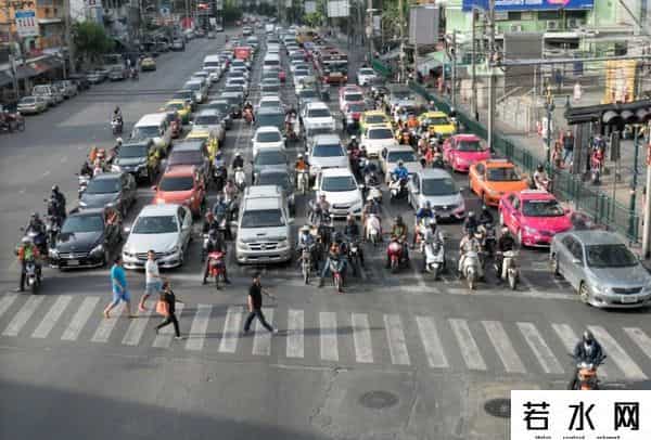 百度萝卜快跑,百度萝卜快跑的三重暴击:技术未熟、盈利无期、事故先行