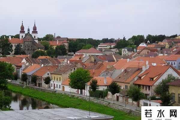 操比电影,每10万人中,就有7人拍过成人电影,捷克色情业究竟有多疯狂?