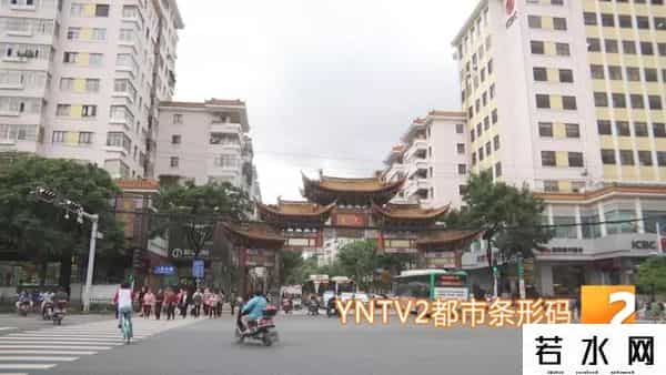 正义坊事件,正义坊梁柱玻璃裂开~伤人！