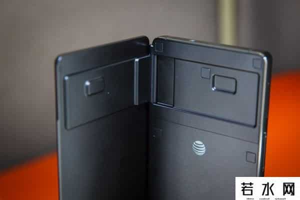 axon m,不喜欢全面屏?折叠双屏中兴Axon M上手