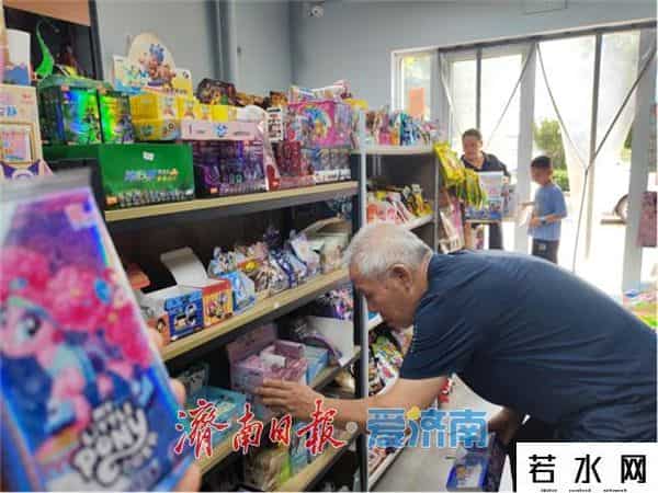 动漫连锁店,融媒深调查·动漫周边热销vs连锁品牌撤柜:“谷子经济”正在经历“成长阵痛”?