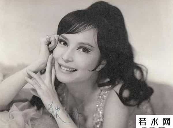 狄娜的女儿,狄娜：香港艳星，真人版007女间谍，为中国航天事业投入全部身家