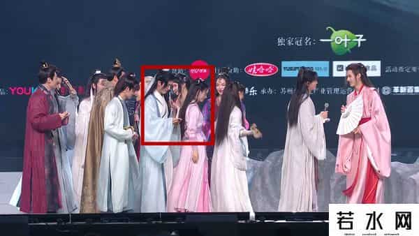 浪浪钉,“浪浪钉”成背景板了?周也马闻远CP感爆棚!这眼神真不是在谈吗