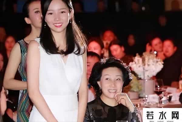 谢其润,泰国首富孙女谢其润加入中国籍,23岁操盘上市公司,一年赚268亿