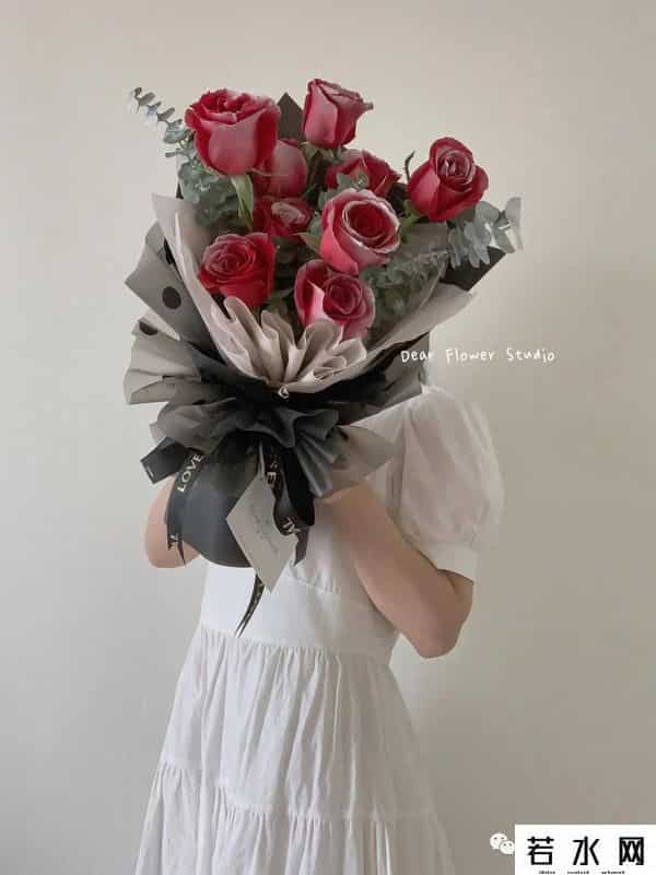 色520,节日特辑vol.4 - 红玫落雪，月色与雪色之间，你是第三种绝色