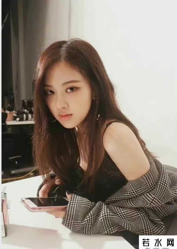 明星黄图,同样是被p黄图,把景甜和韩星朴彩英放在一起,前者可真是倒霉